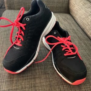 Steel-toe shoes (size 8W)